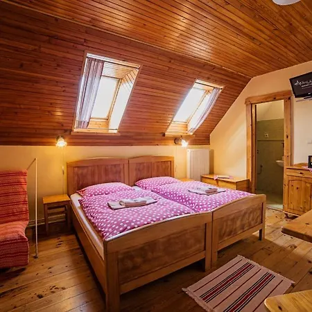 招待所 老客栈膳食公寓酒店 Banská Štiavnica