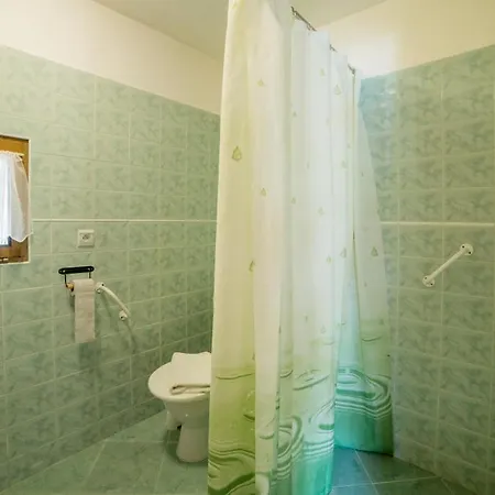 老客栈膳食公寓酒店 2*