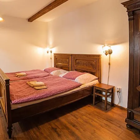 老客栈膳食公寓酒店 2* Banská Štiavnica